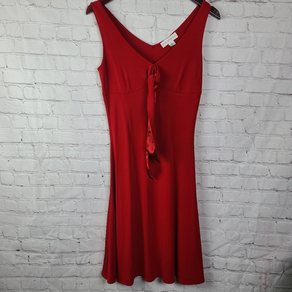 Petite Sophisticate. Fit&Flare Red Sz SP.